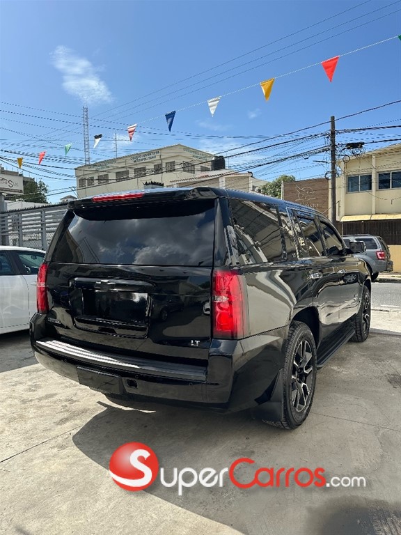 2017 Chevrolet Tahoe LT — foto 2 / 9