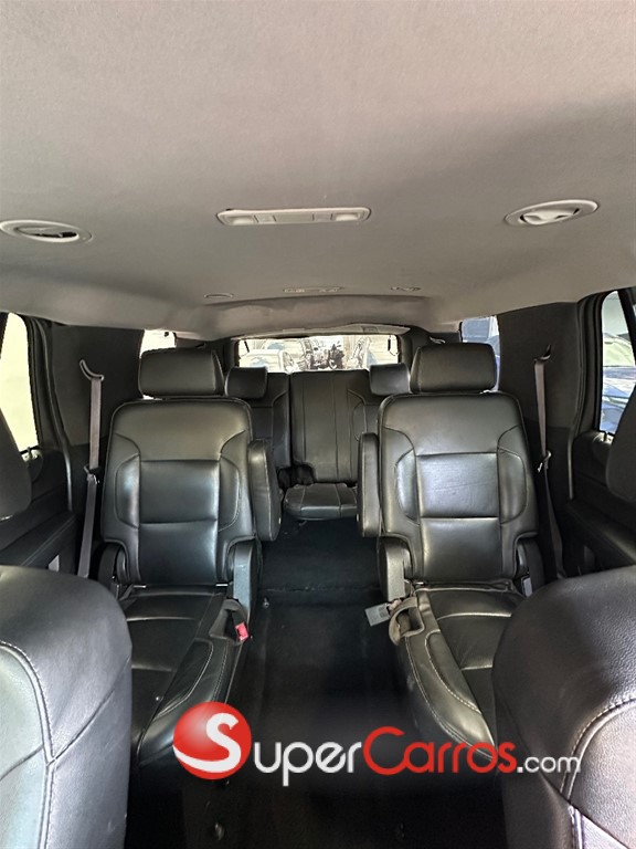 2017 Chevrolet Tahoe LT — foto 8 / 9