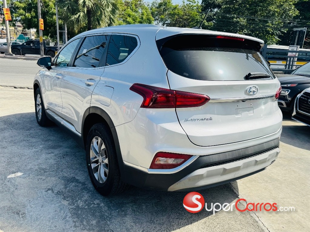 2020 Hyundai Santa Fe SE — foto 4 / 12