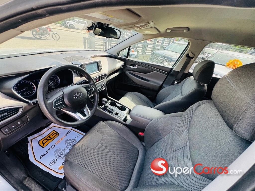 2020 Hyundai Santa Fe SE — foto 7 / 12
