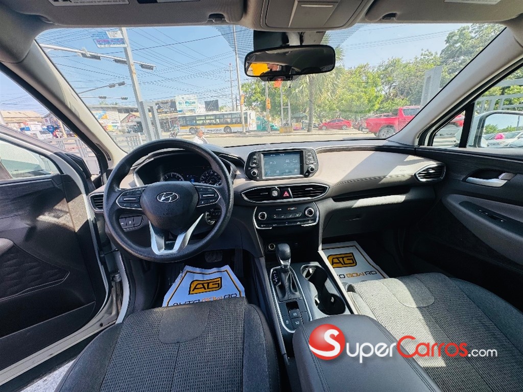 2020 Hyundai Santa Fe SE — foto 9 / 12