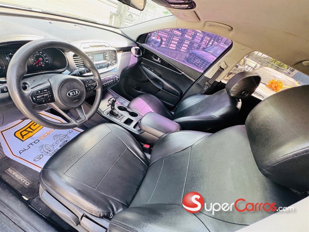 2017 Kia Sorento LX — foto 6 / 11