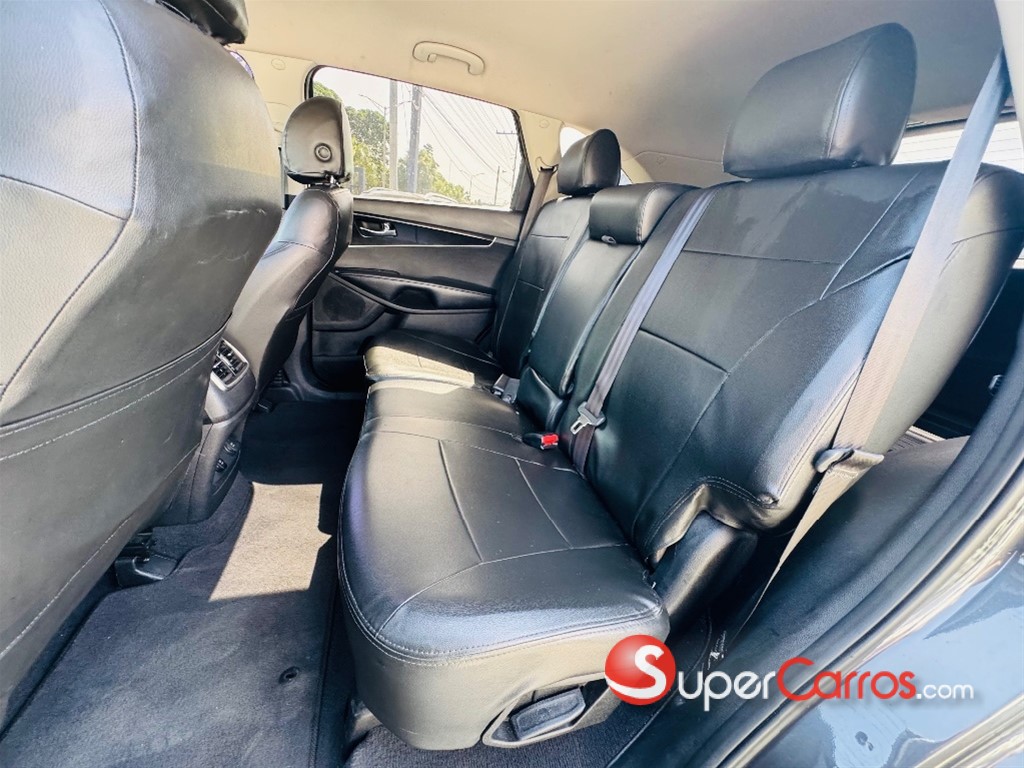 2017 Kia Sorento LX — foto 7 / 11