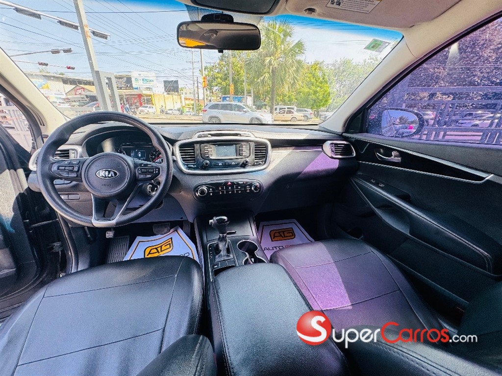 2017 Kia Sorento LX — foto 8 / 11