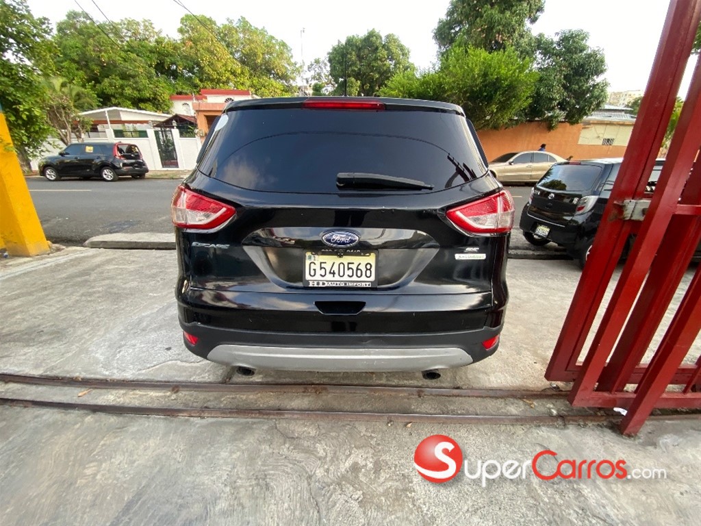 2015 Ford Escape — foto 9 / 12