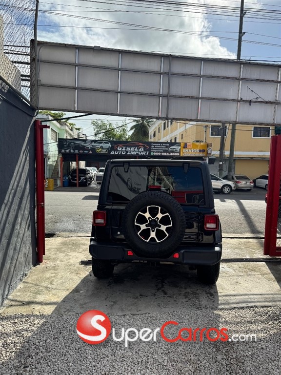 2020 Jeep Wrangler Sahara Unlimited — foto 5 / 10