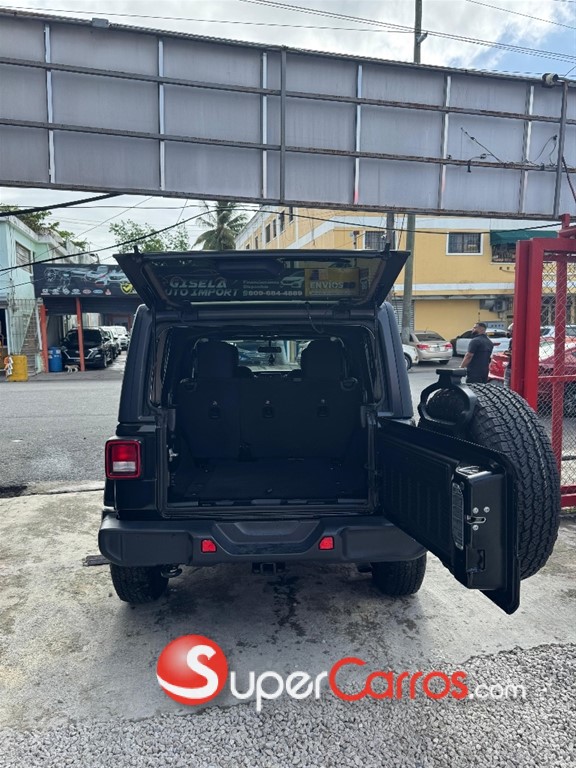 2020 Jeep Wrangler Sahara Unlimited — foto 6 / 10