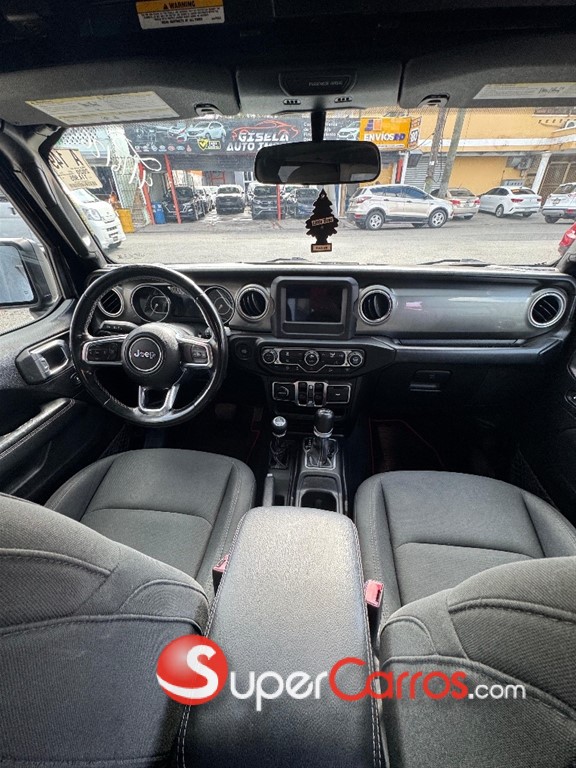 2020 Jeep Wrangler Sahara Unlimited — foto 8 / 10