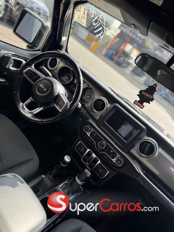 2020 Jeep Wrangler Sahara Unlimited — foto 9 / 10