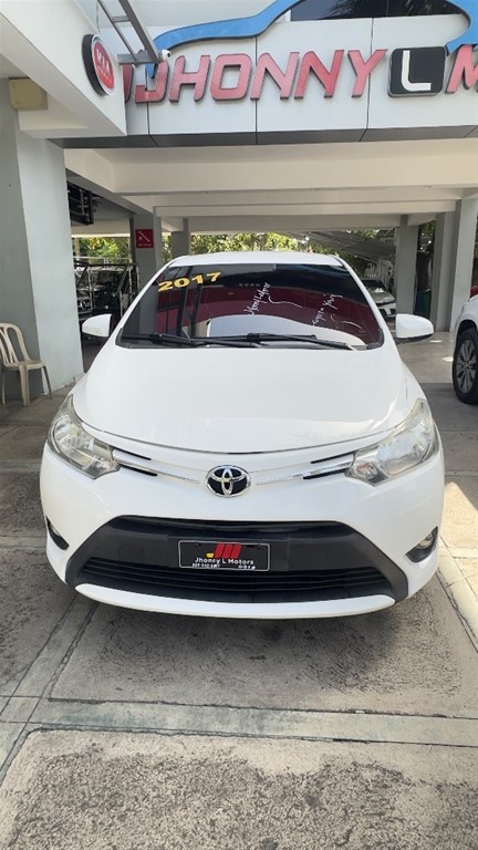 2017 Toyota Yaris E