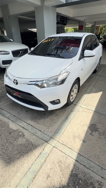 2017 Toyota Yaris E — foto 3 / 12