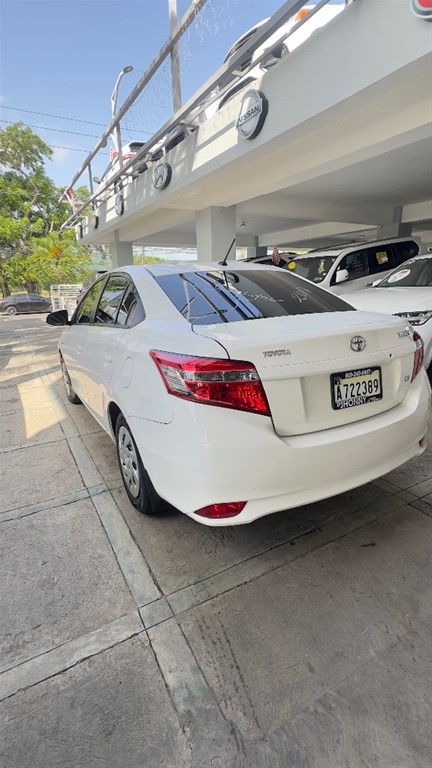 2017 Toyota Yaris E — foto 4 / 12