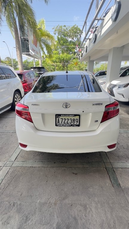 2017 Toyota Yaris E — foto 5 / 12