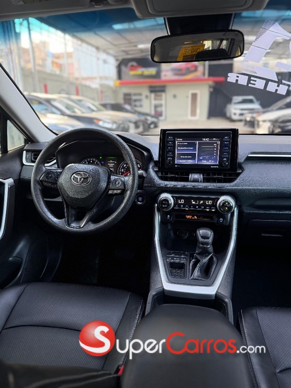 2021 Toyota RAV4 XLE — foto 6 / 8
