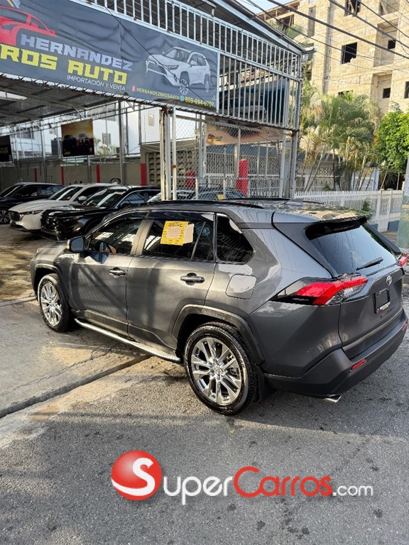 2021 Toyota RAV4 XLE — foto 8 / 8