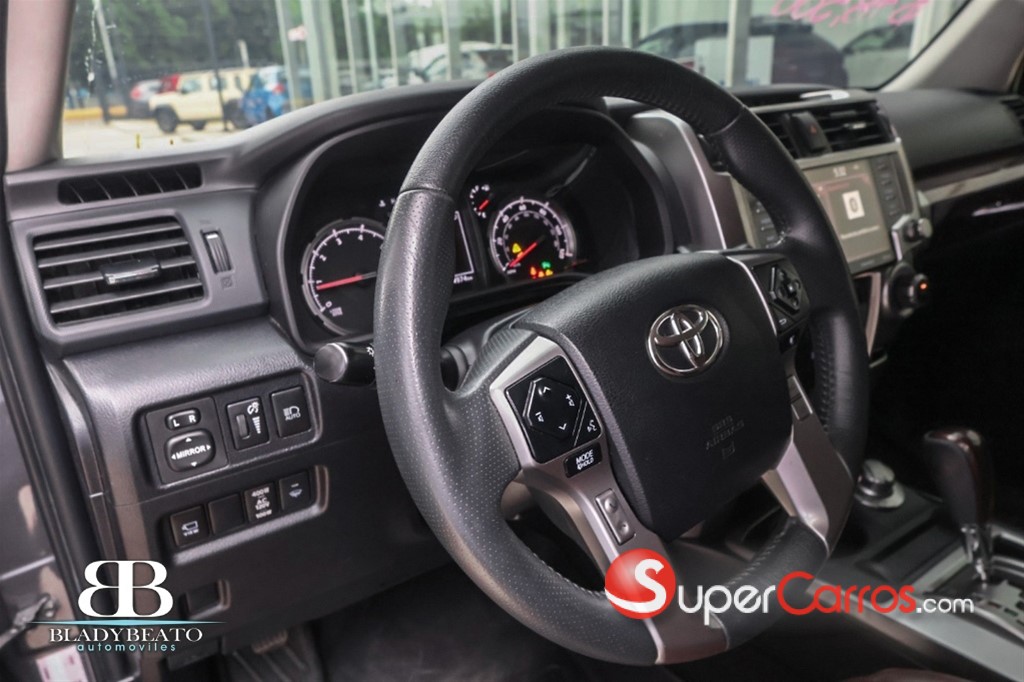 2022 Toyota 4 Runner Limited — foto 10 / 12