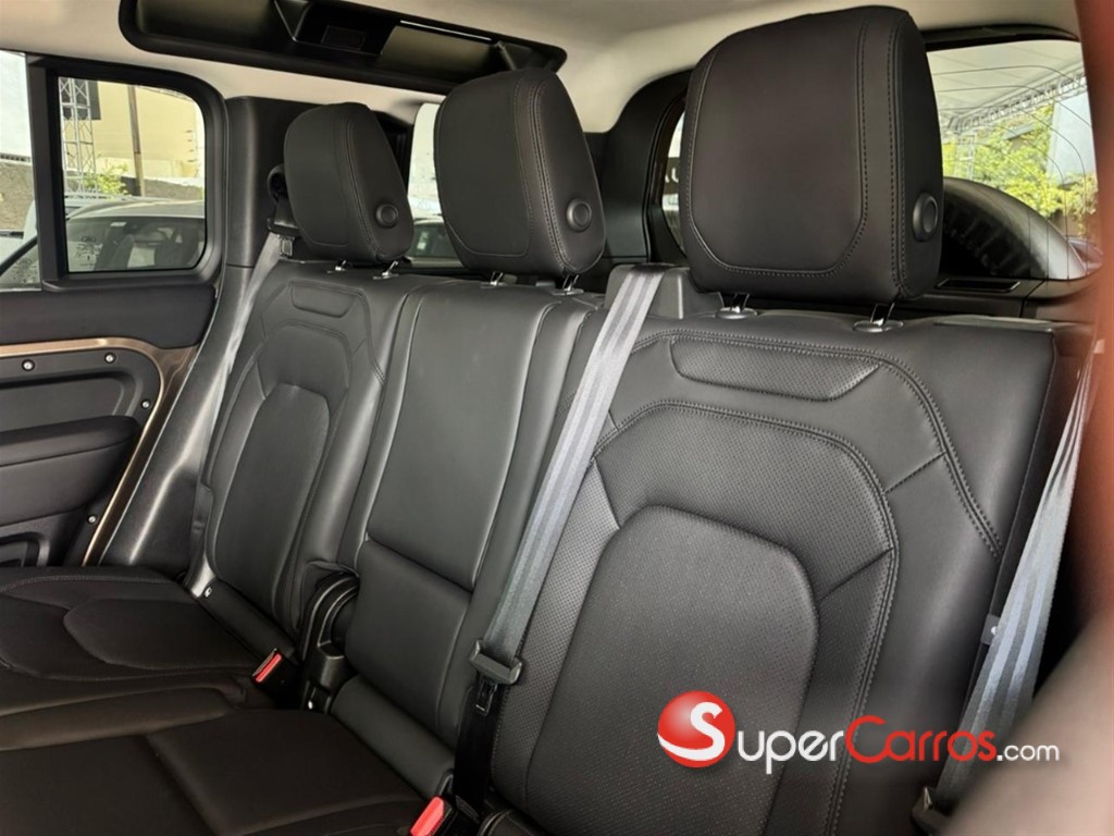 2024 Land Rover Defender 110 SE — foto 3 / 12