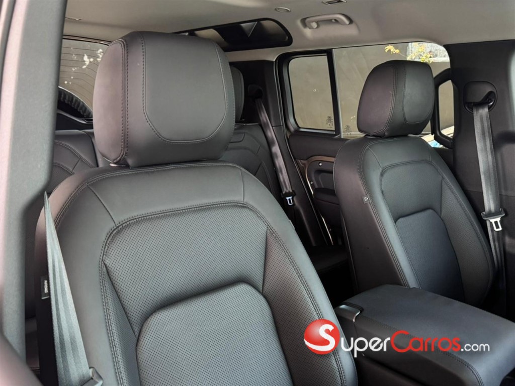 2024 Land Rover Defender 110 SE — foto 6 / 12