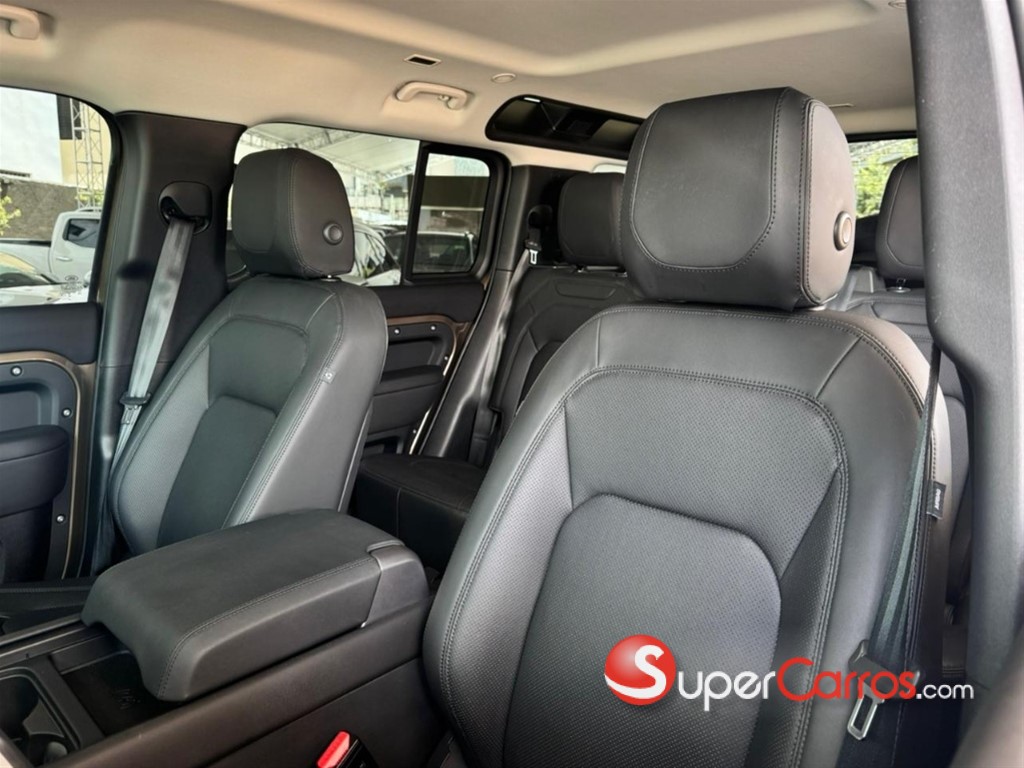 2024 Land Rover Defender 110 SE — foto 9 / 12