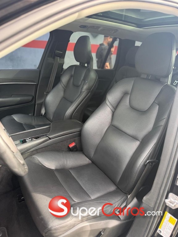 2020 Volvo XC90 Momentum T6 — foto 3 / 12