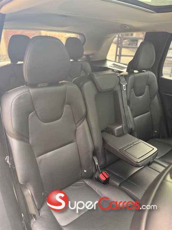 2020 Volvo XC90 Momentum T6 — foto 7 / 12
