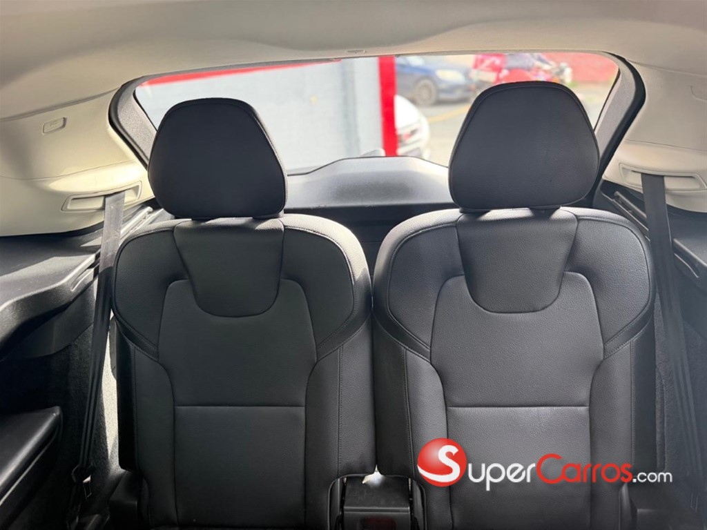 2020 Volvo XC90 Momentum T6 — foto 9 / 12