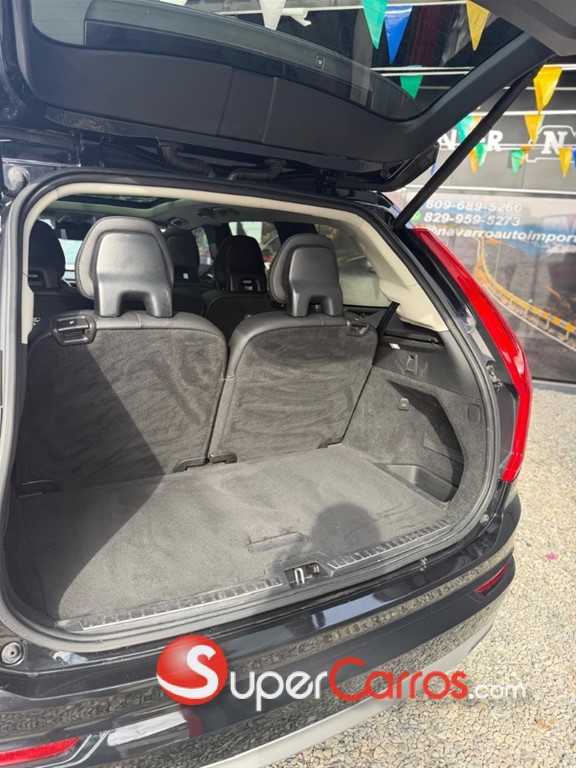2020 Volvo XC90 Momentum T6 — foto 10 / 12
