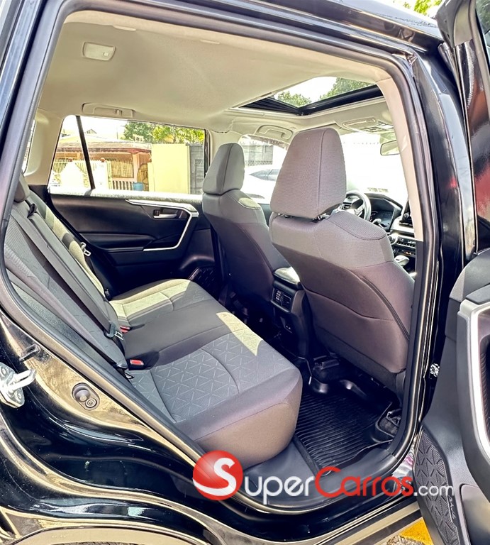 2023 Toyota RAV4 XLE PLUS — foto 7 / 10
