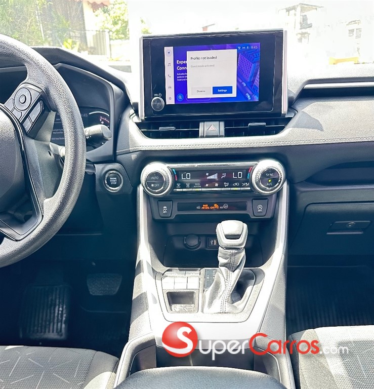 2023 Toyota RAV4 XLE PLUS — foto 9 / 10