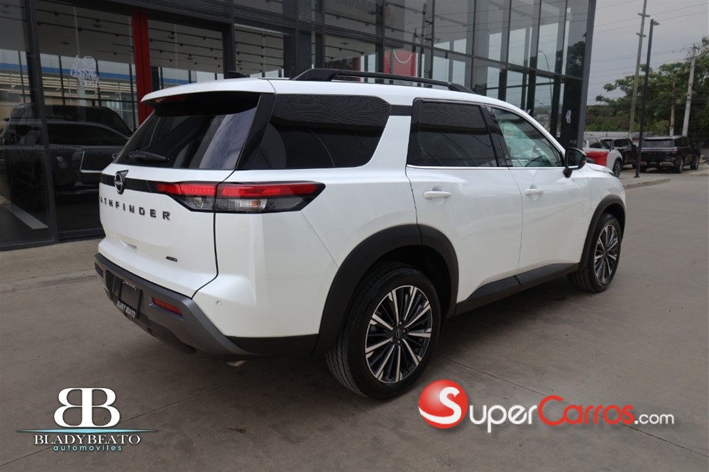 2027 Nissan Pathfinder Advance — foto 10 / 12