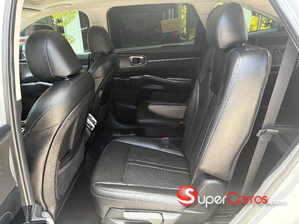 2022 Kia Sorento SX — foto 7 / 9