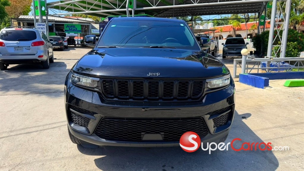 2024 Jeep Grand Cherokee Altitude — foto 1 / 12