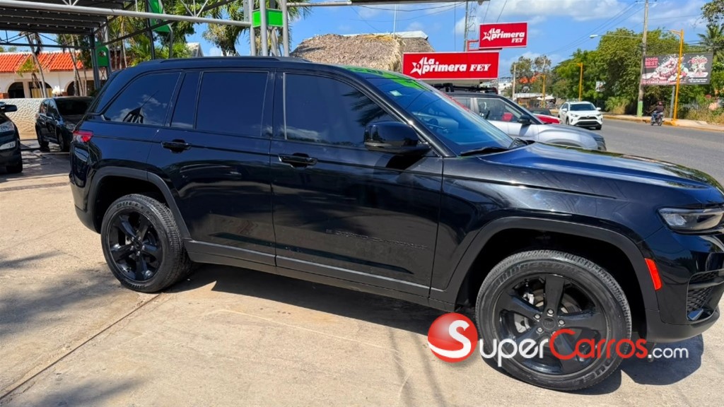 2024 Jeep Grand Cherokee Altitude — foto 2 / 12
