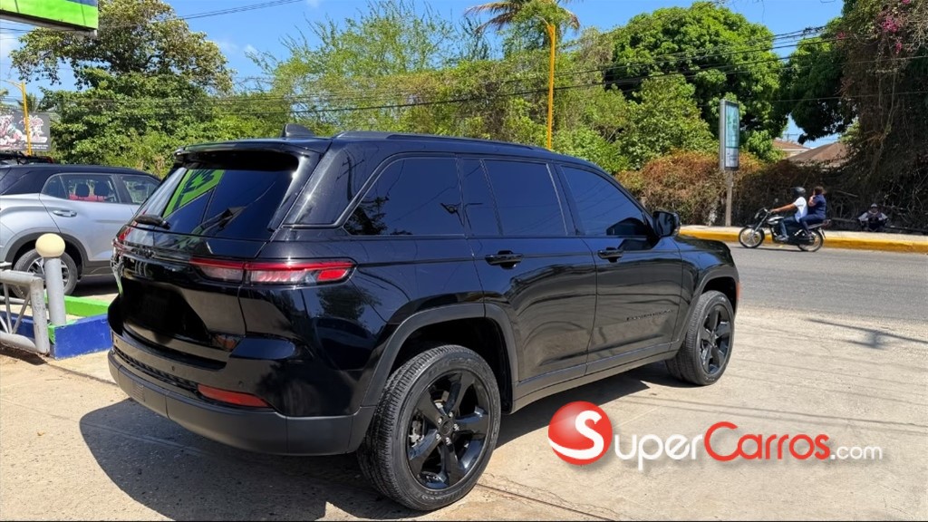 2024 Jeep Grand Cherokee Altitude — foto 6 / 12