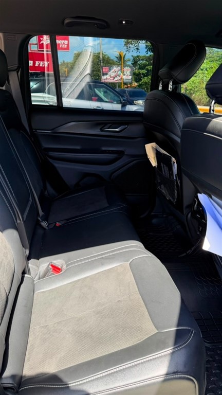 2024 Jeep Grand Cherokee Altitude — foto 9 / 12