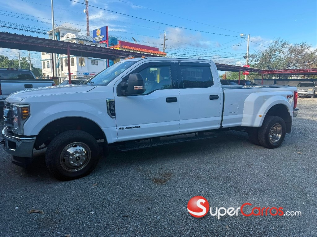 2017 Ford F 350 Super Duty — foto 2 / 12