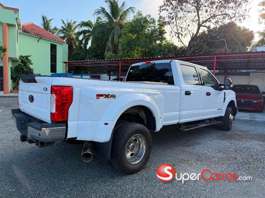 2017 Ford F 350 Super Duty — foto 7 / 12