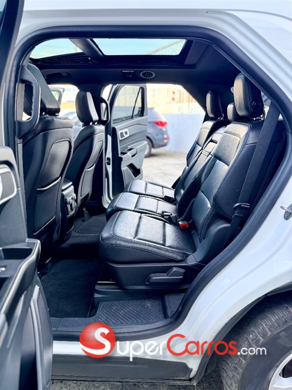 2020 Ford Explorer XLT 4WD — foto 9 / 12