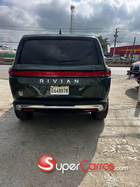 2023 Rivian R1S — foto 7 / 12