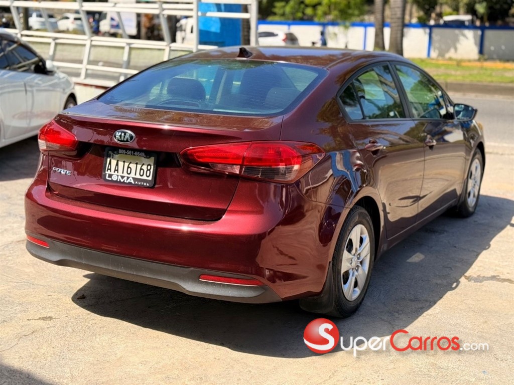 2017 Kia Forte — foto 3 / 7