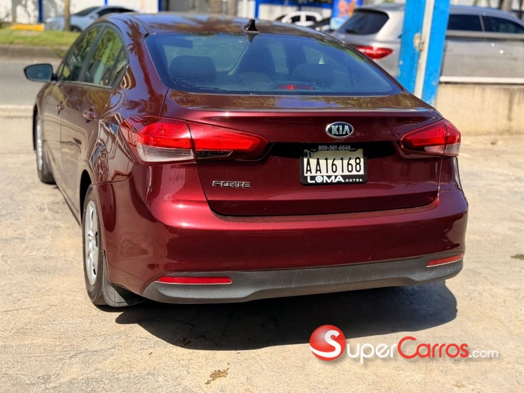 2017 Kia Forte — foto 4 / 7