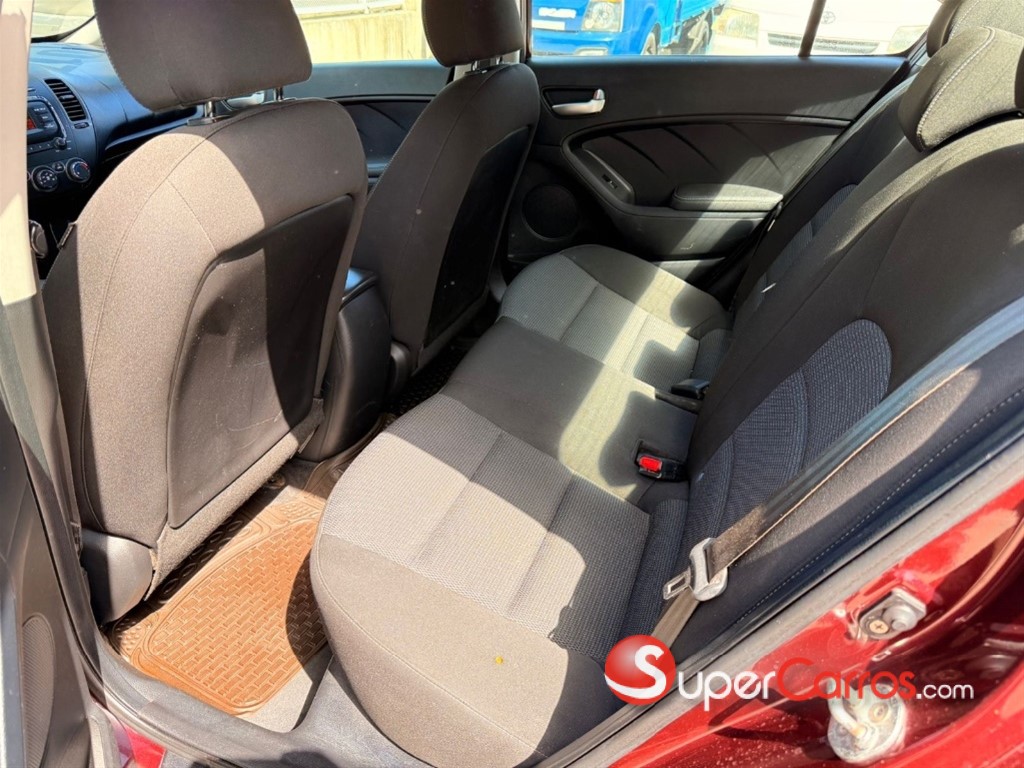 2017 Kia Forte — foto 6 / 7