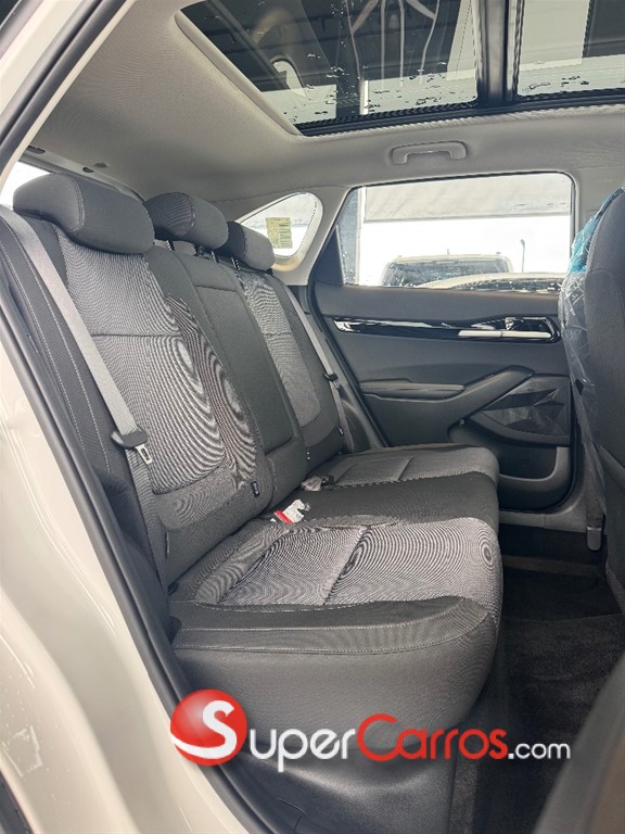 2027 Kia Seltos LX — foto 6 / 10