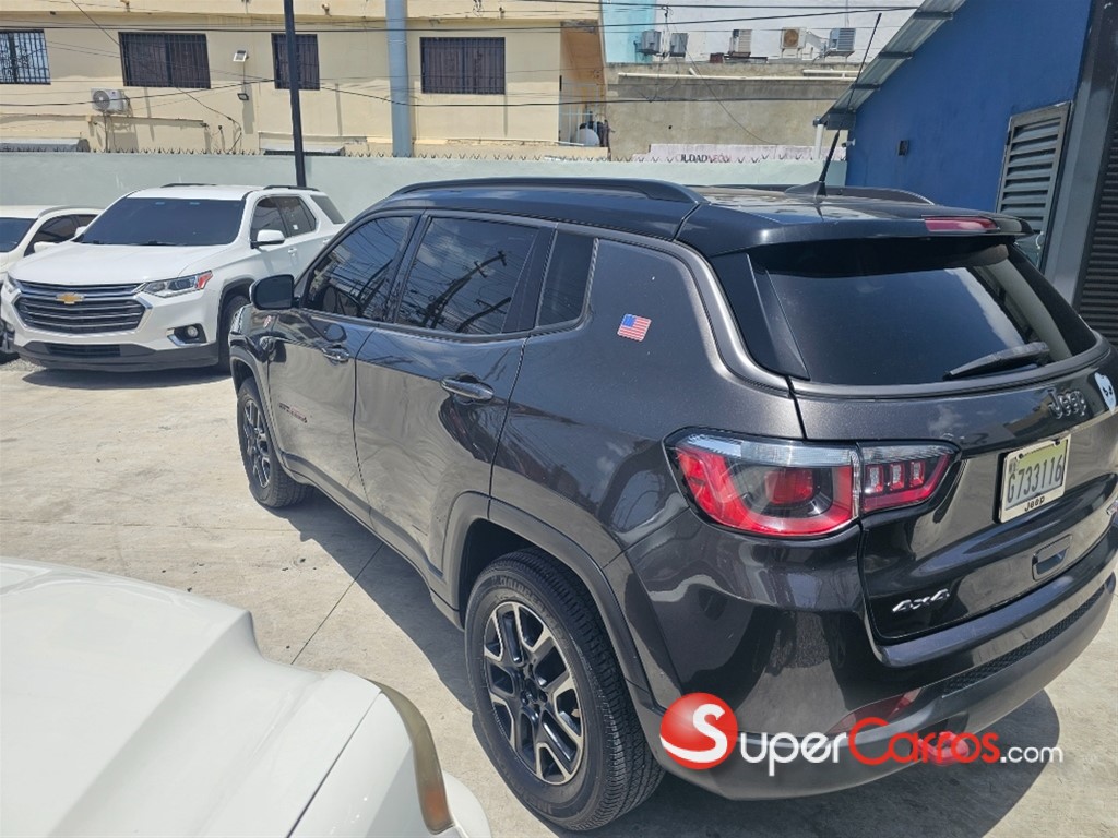 2019 Jeep Compass TrailHawk — foto 5 / 9