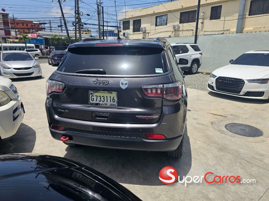 2019 Jeep Compass TrailHawk — foto 6 / 9