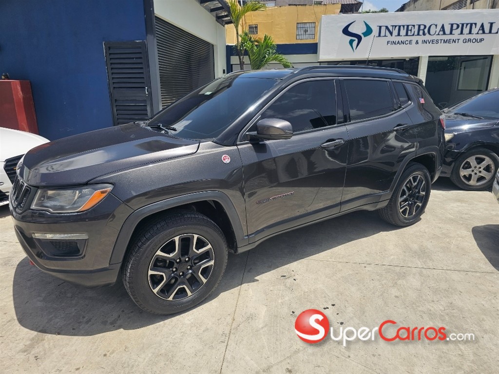 2019 Jeep Compass TrailHawk — foto 7 / 9
