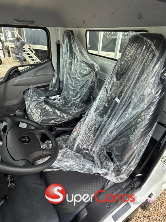 2027 Mitsubishi Motors Canter Cama 14 Pies — foto 4 / 12