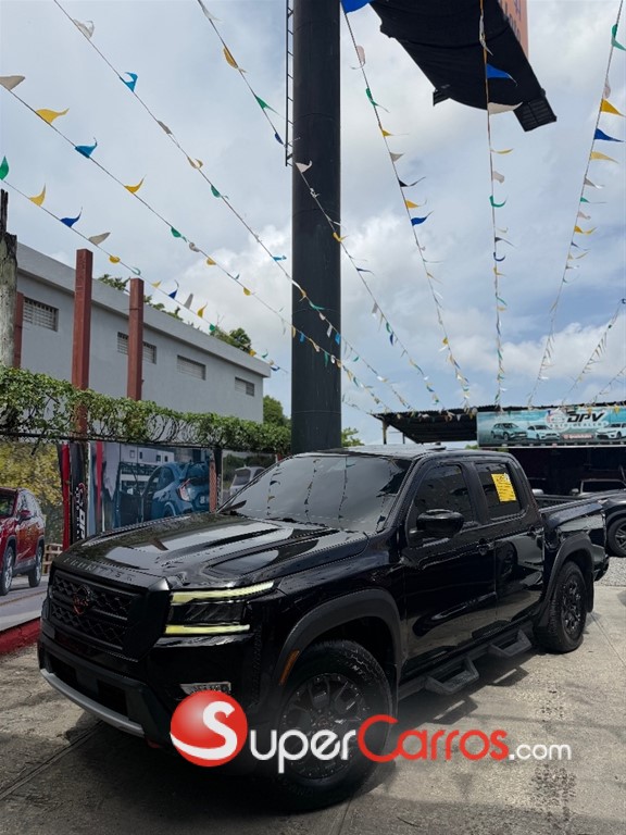 2022 Nissan Frontier Pro-4X — foto 2 / 11