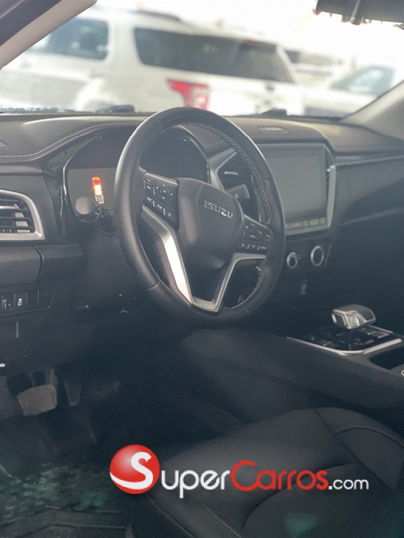 2023 Isuzu DMAX LS — foto 8 / 9