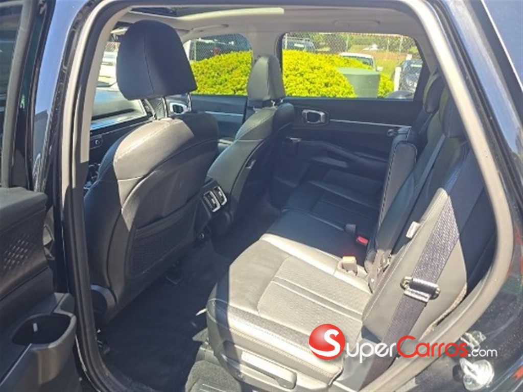 2024 Kia Sorento S — foto 8 / 12